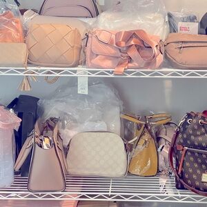 ❤️☀️🙂‍↔️GET NOTIFIED WHEN I GO LIVE!! ❤️☀️🙂‍↔️ NEW Handbags 🌷🌟🌸